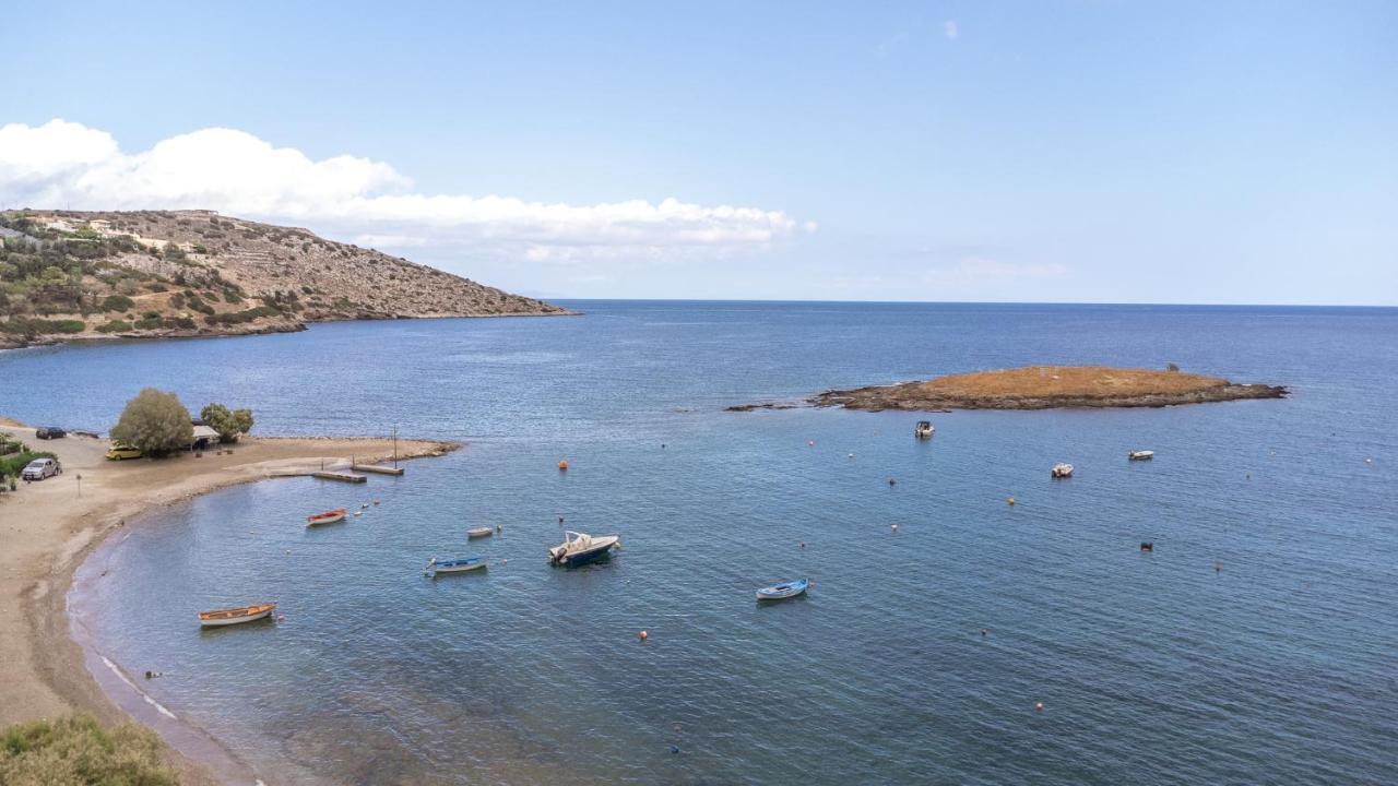 Pallas Keratea Bagian luar foto